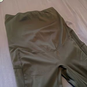 Over the belly leggings with pockets